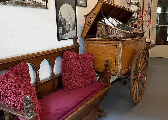 Hanzestadslogement "De Leeuw", Logies In Het Centrum Van Deventer